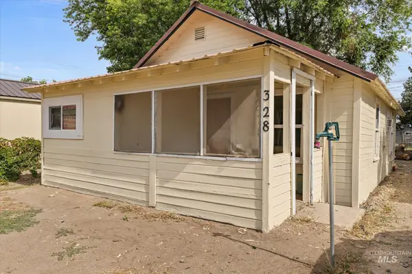 328 W Owyhee Ave, Homedale, ID 83628