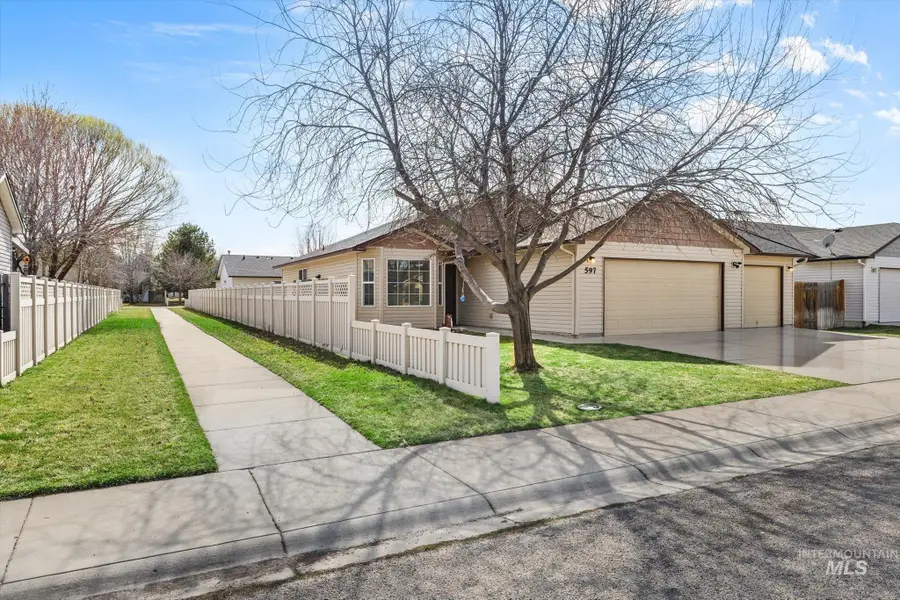 597 E Great Bear St, Kuna, ID 83634 - #2