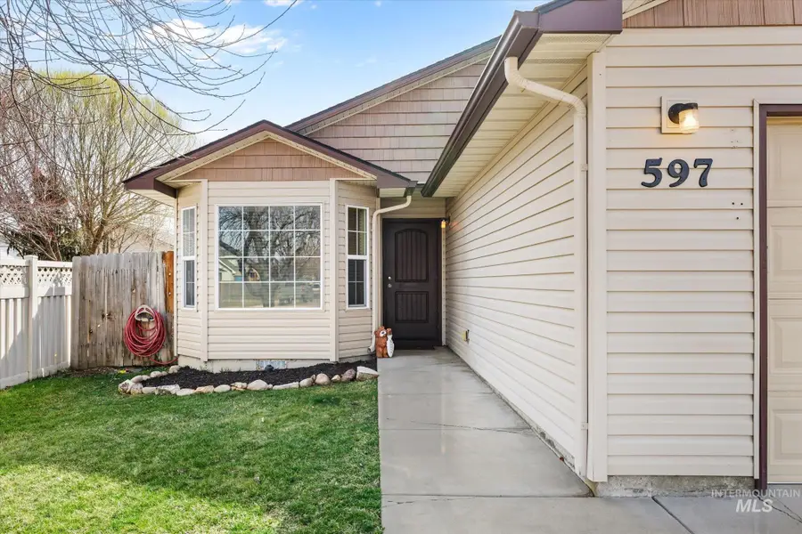 597 E Great Bear St, Kuna, ID 83634 - #3