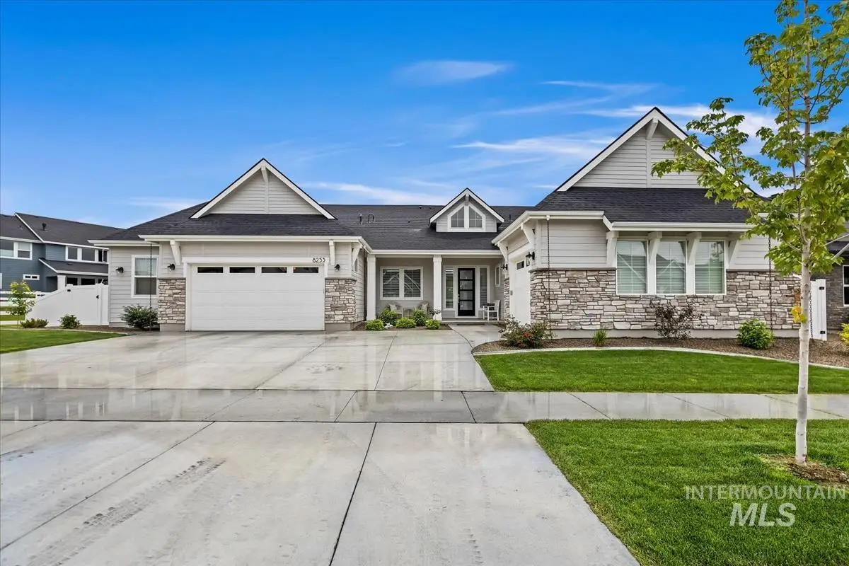 8253 W Brooks Dr, Boise, ID 83714 - #1