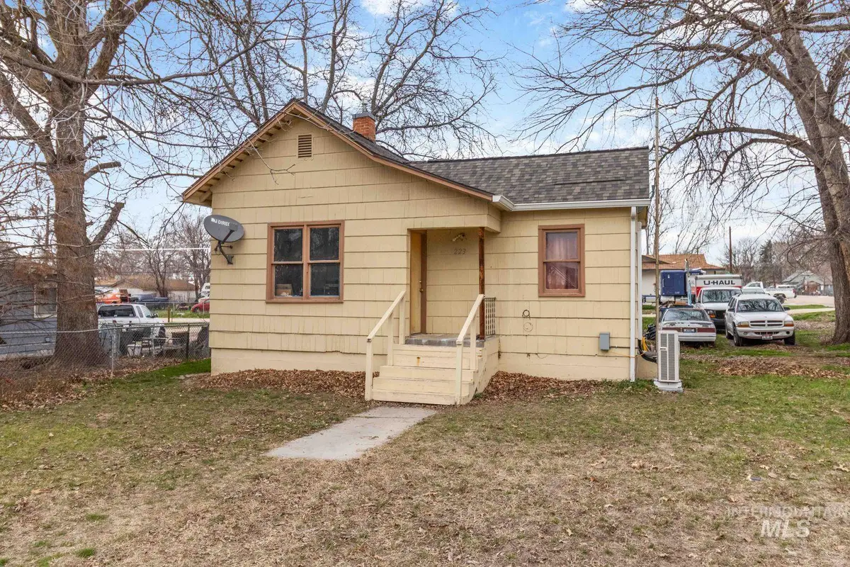 223 E Chicago St, Caldwell, ID 83605 - #1