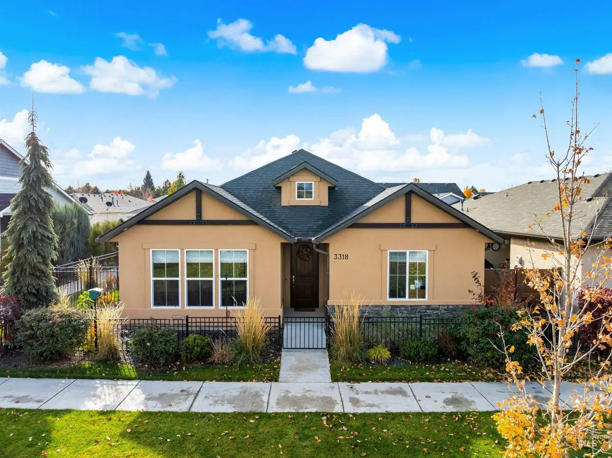 3318 N Park Crossing Ave, Meridian, ID 83646 - #1