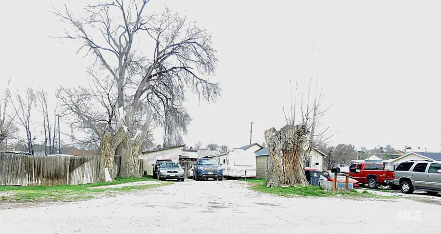 313 E Kearney St, Caldwell, ID 83605 - #2