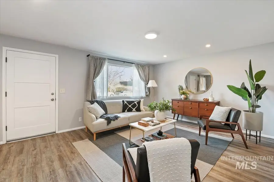 6417 W Everett St, Boise, ID 83704 - #2