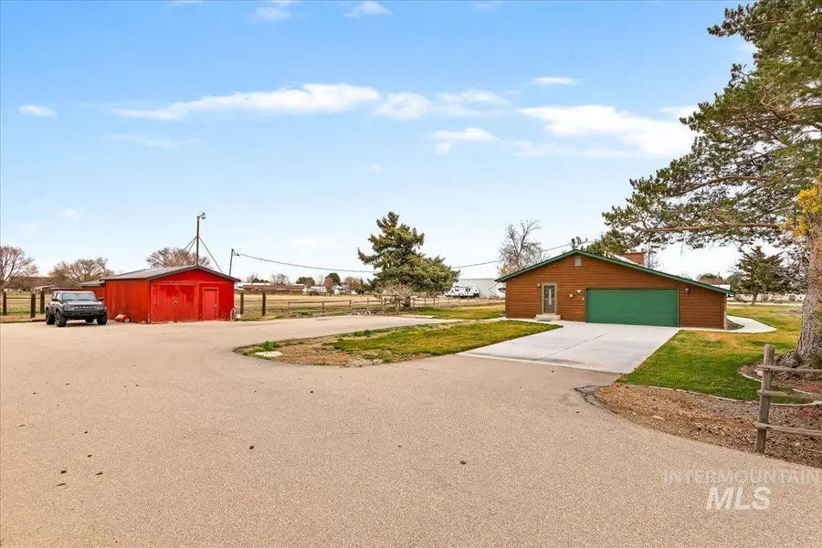 1124 E Lewis Ln, Nampa, ID 83686 - #3