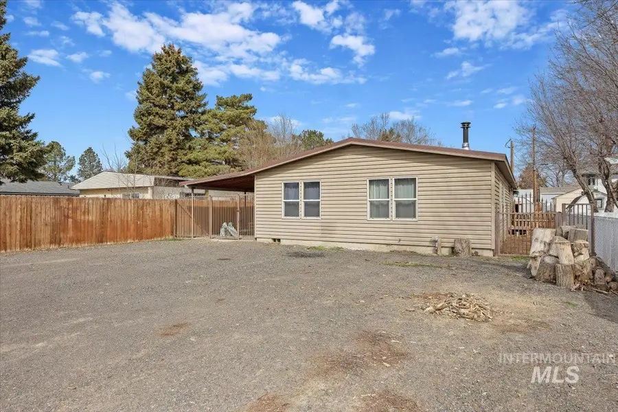 420 E Avenue C, Wendell, ID 83355 - #3