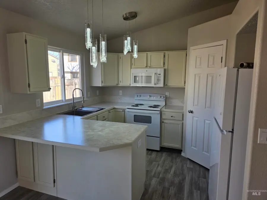 517 Pennsylvania Ct, Nampa, ID 83686 - #2