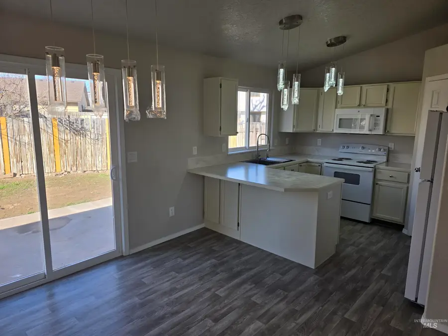 517 Pennsylvania Ct, Nampa, ID 83686 - #3