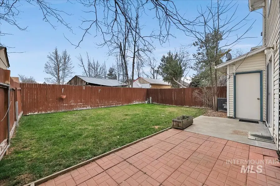 10424 W Palm Ln, Boise, ID 83704 - #3