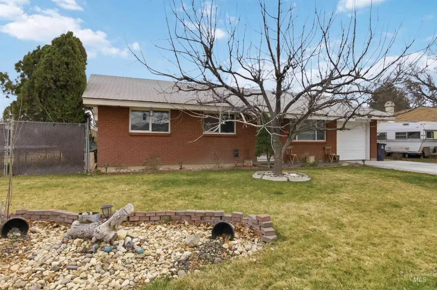 885 E 17th N, Mountain Home, ID 83647 - #2