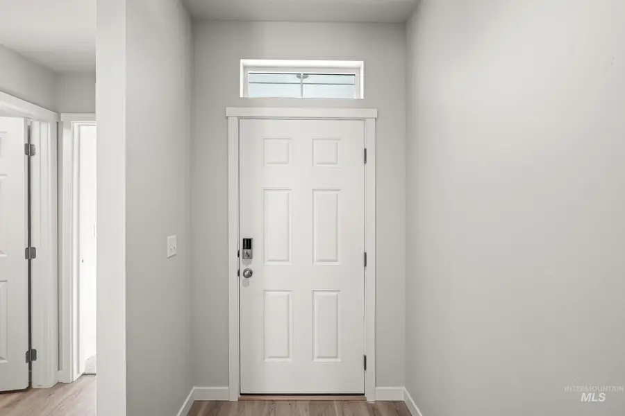 811 NE Trailridge St, Mountain Home, ID 83647 - #2