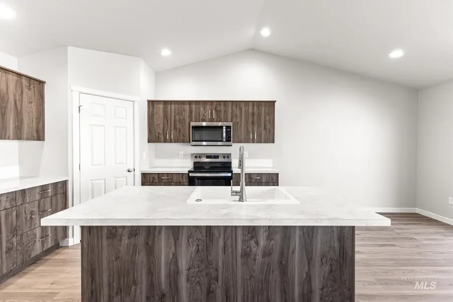 839 NE Trailridge St, Mountain Home, ID 83647 - #3