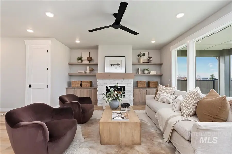 4615 N Alameda Creek Ave, Meridian, ID 83646 - #2