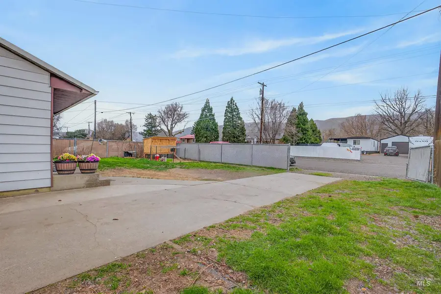 1409 Elm Street, Clarkston, WA 99403 - #2
