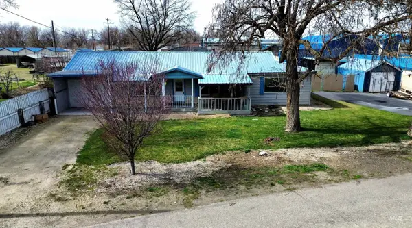 684 S Park St, Payette, ID 83661