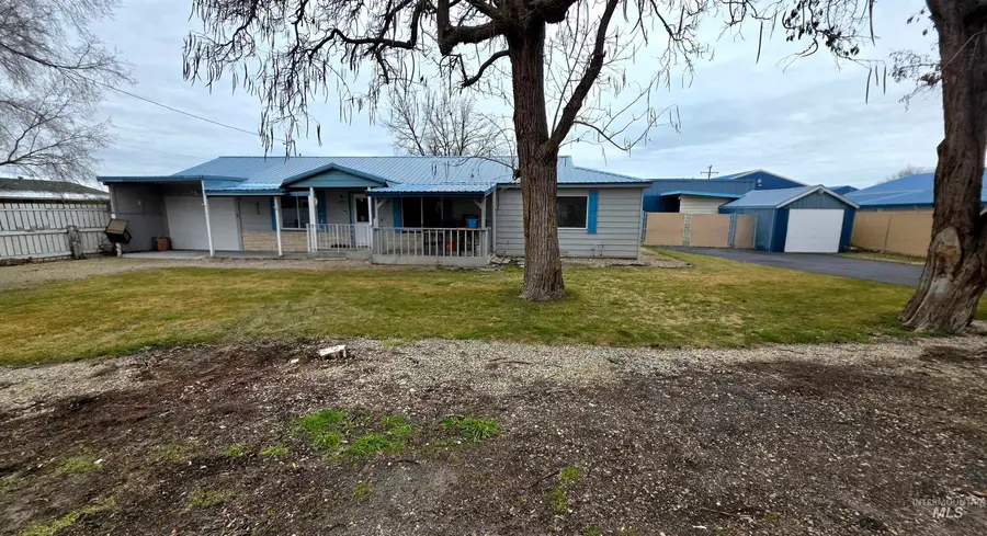 684 S Park St, Payette, ID 83661 - #2