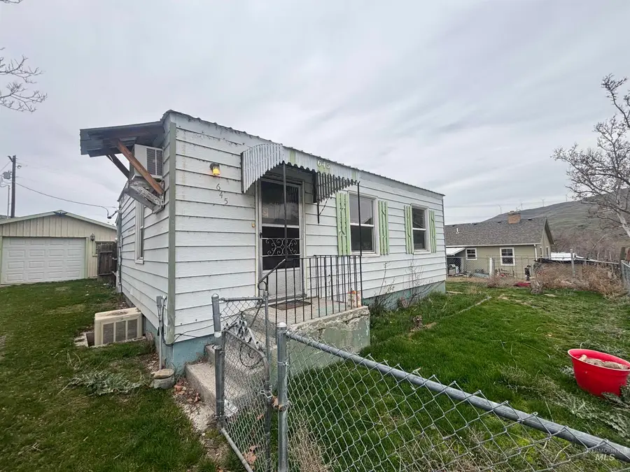 645 E 3rd St, Huntington, OR 97907 - #2