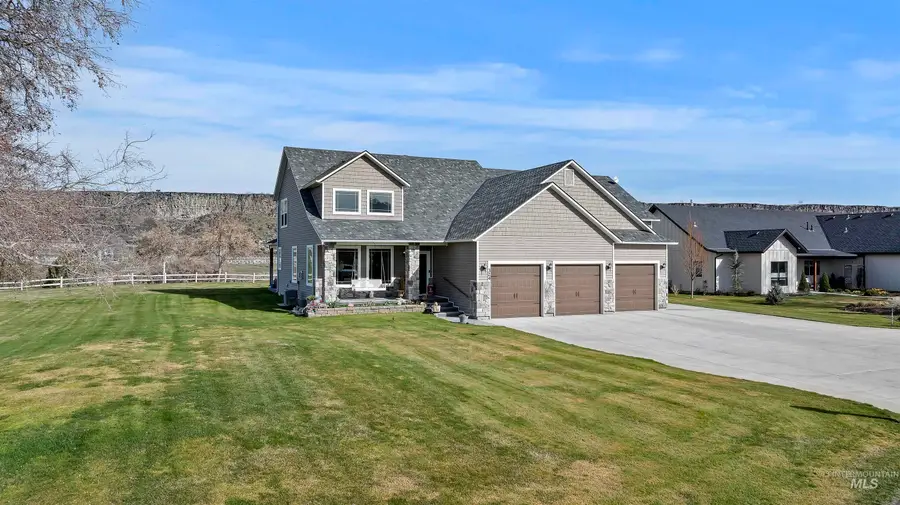 324 Clear Lake Ln, Buhl, ID 83316 - #2