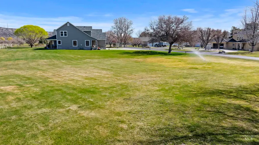 326 Clear Lake Ln, Buhl, ID 83316 - #2