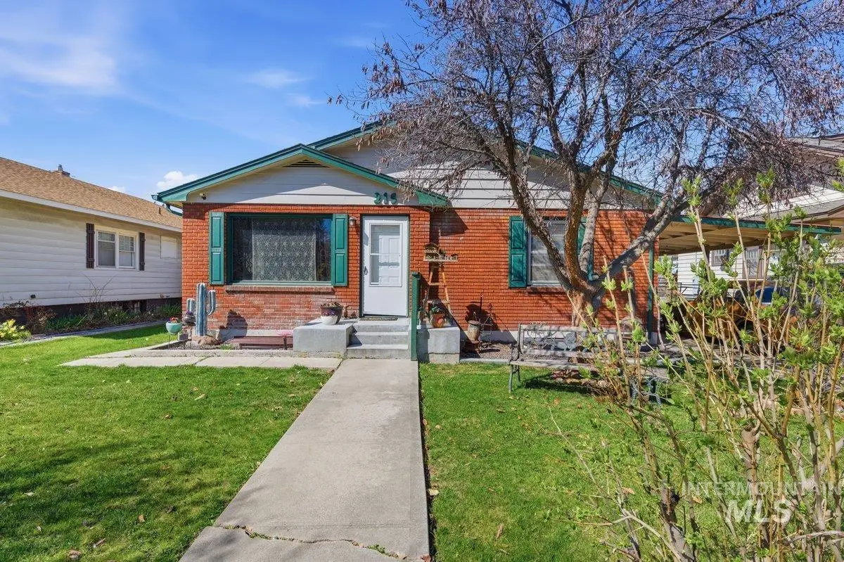 215 17th Ave S, Nampa, ID 83651 - #1