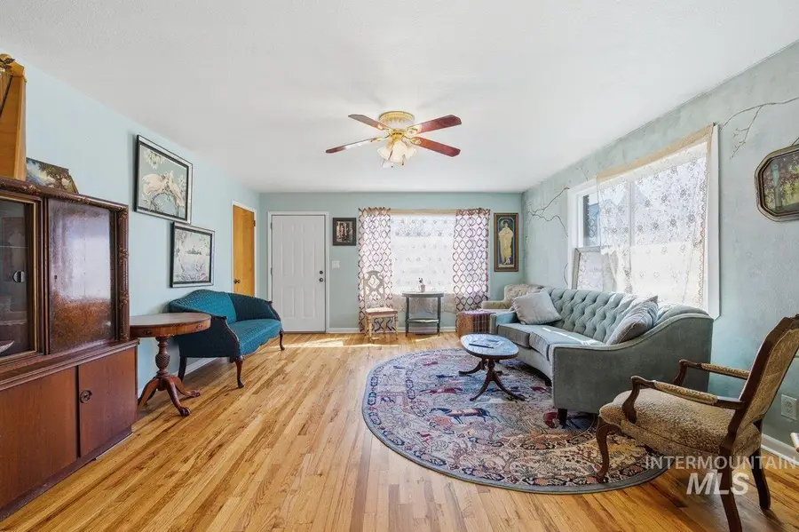 215 17th Ave S, Nampa, ID 83651 - #3