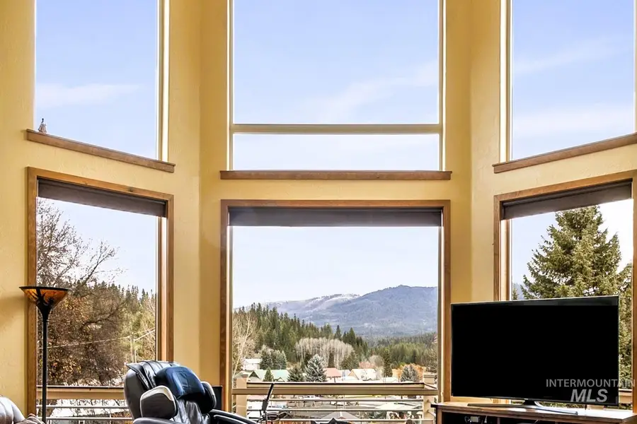 204 S 2nd St, Elk River, ID 83827 - #2