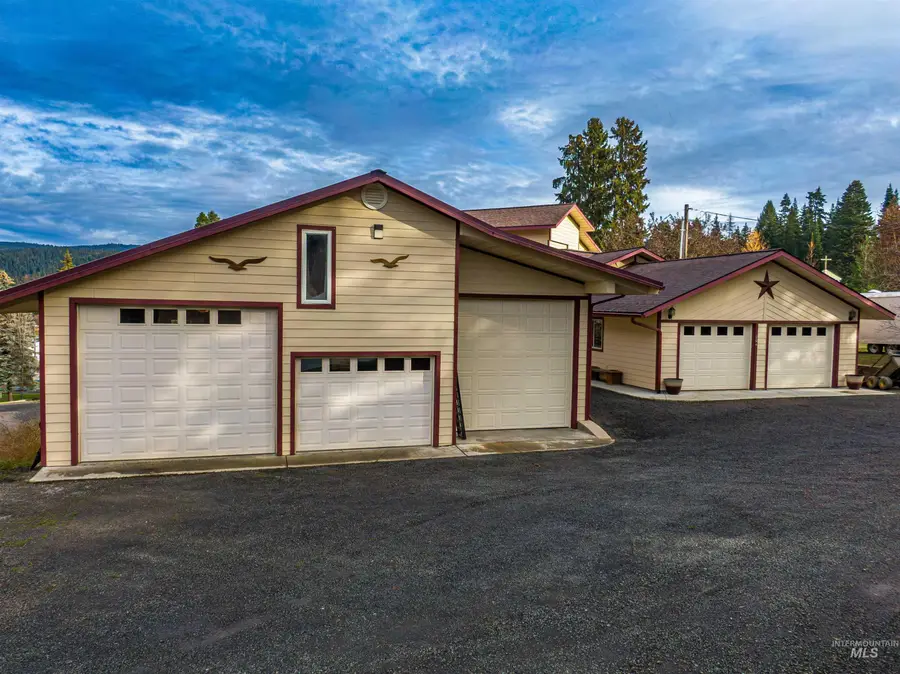 204 S 2nd St, Elk River, ID 83827 - #3