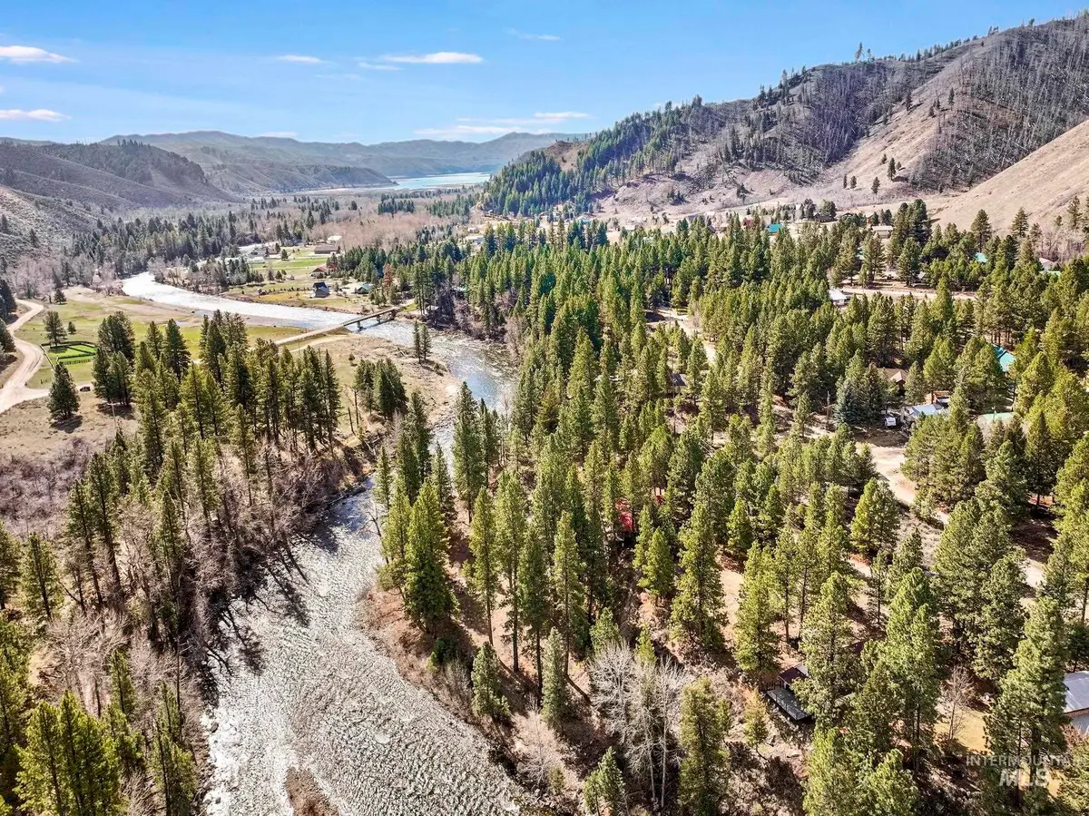 692 E Riverview Cir, Pine, ID 83647 - #1