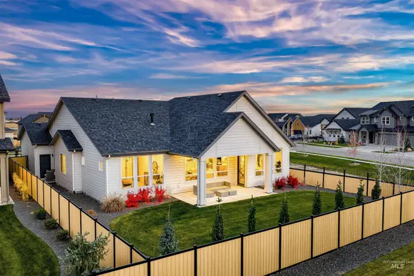 21895 Paint Ave, Star, ID 83669