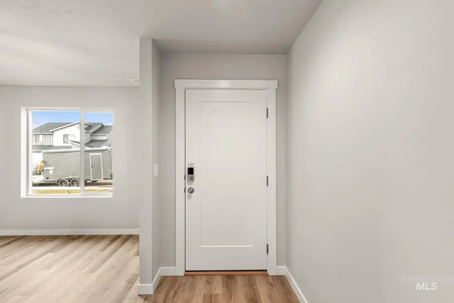 6704 W Plateau Creek Dr, Meridian, ID 83646 - #2