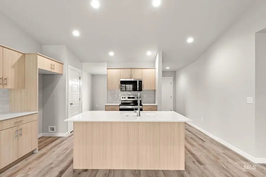 6704 W Plateau Creek Dr, Meridian, ID 83646 - #3