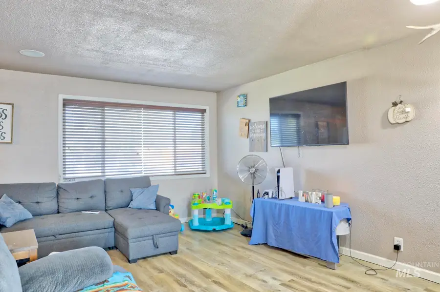 130 E Morris Ct, Kuna, ID 83634 - #3