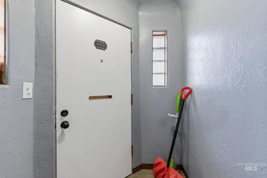123 S Holly St, Nampa, ID 83686 - #3