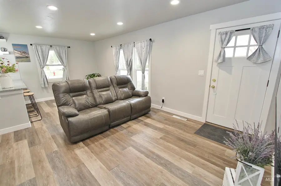 951 W 6th St, Weiser, ID 83672 - #3