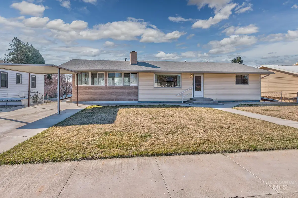 647 NW 3rd Street, Ontario, OR 97914 - #1