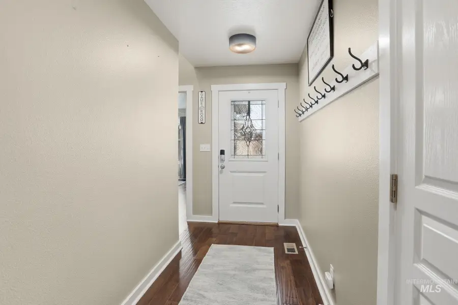 6924 E Greens Dr, Nampa, ID 83687 - #2