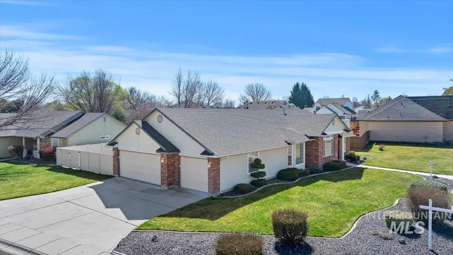 120 S Middle Creek Dr, Nampa, ID 83686 - #2