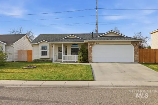 913 W Oakmont Ave, Nampa, ID 83686