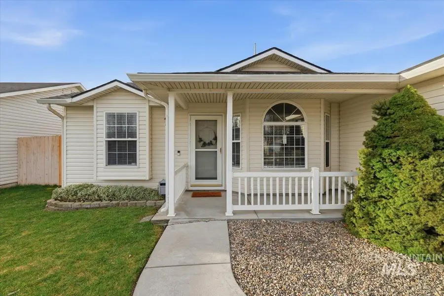 913 W Oakmont Ave, Nampa, ID 83686 - #2