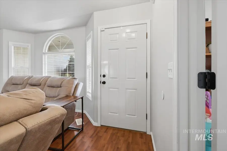 913 W Oakmont Ave, Nampa, ID 83686 - #3