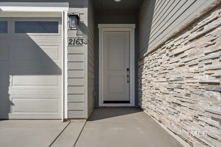 2349 N Kenora Ave, Star, ID 83669 - #2