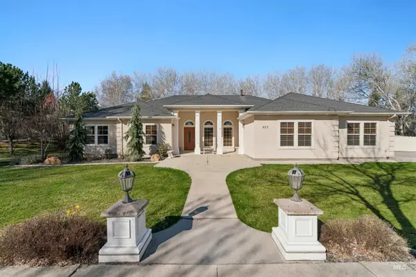 977 N Woodvalley, Eagle, ID 83616