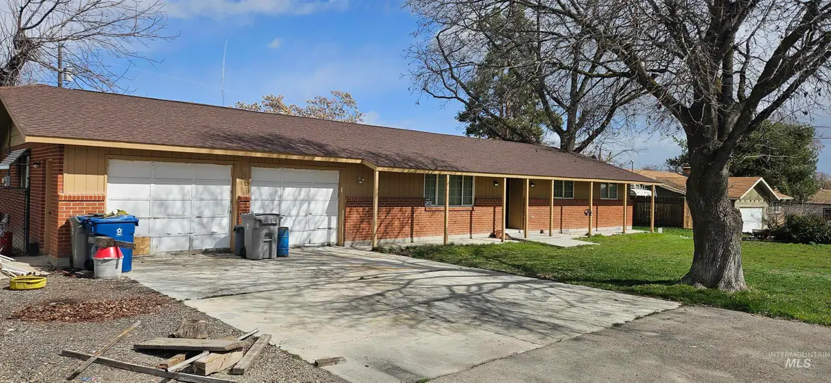 406 W Lindenwood Dr, Nampa, ID 83686 - #1
