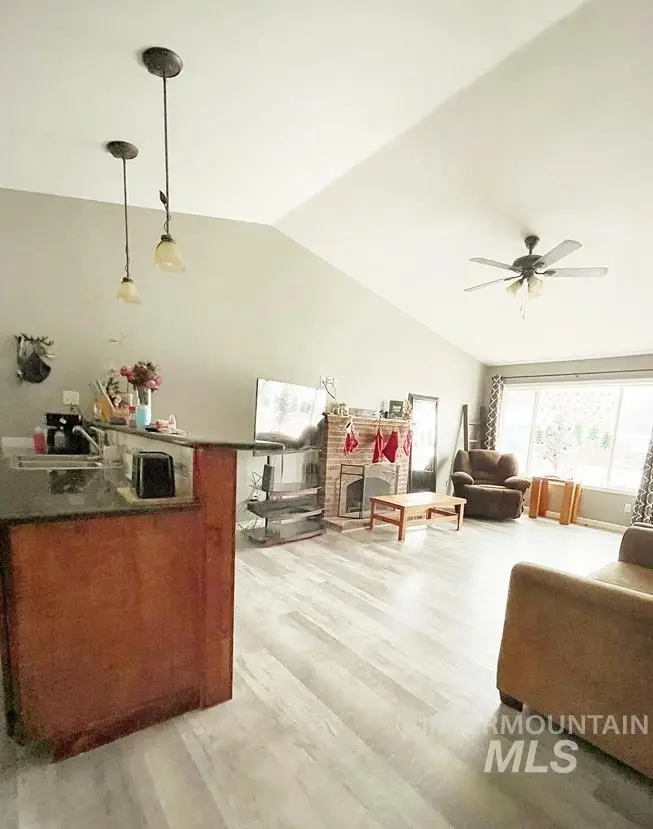 203 Hudson Avenue, Nampa, ID 83651 - #3