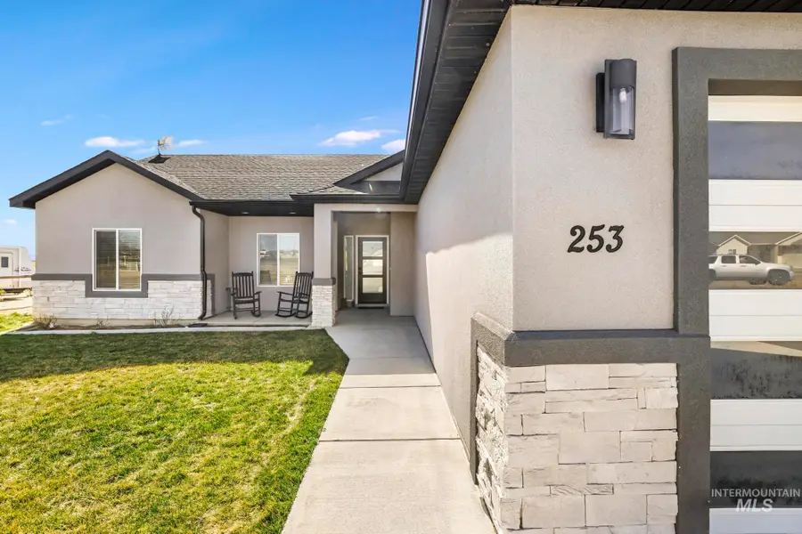 253 Mariposa Cir, Shoshone, ID 83352 - #2