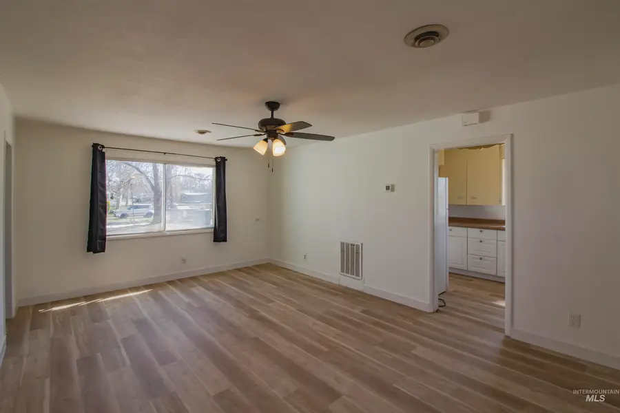 112 NW 8th Street, Ontario, OR 97914 - #3