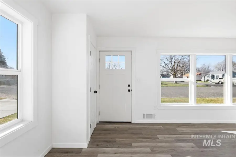 810 E 9th N, Mountain Home, ID 83647 - #3