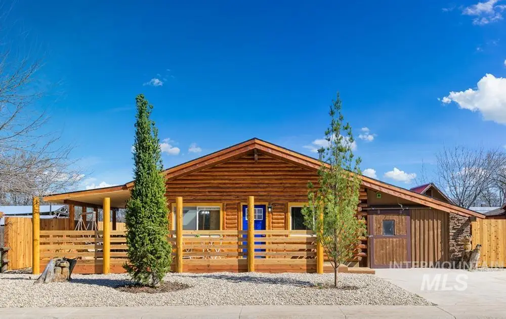 2210 Glen View Dr, Nampa, ID 83686 - #1