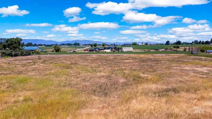 3735 S Black Cat Rd, Nampa, ID 83687 - #3