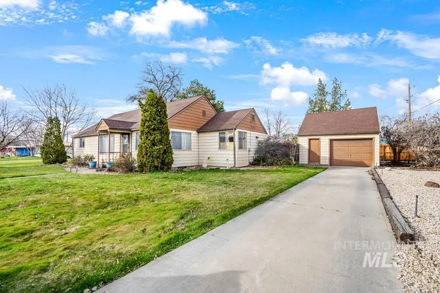 489 NW 4th Ave, Ontario, OR 97914 - #2